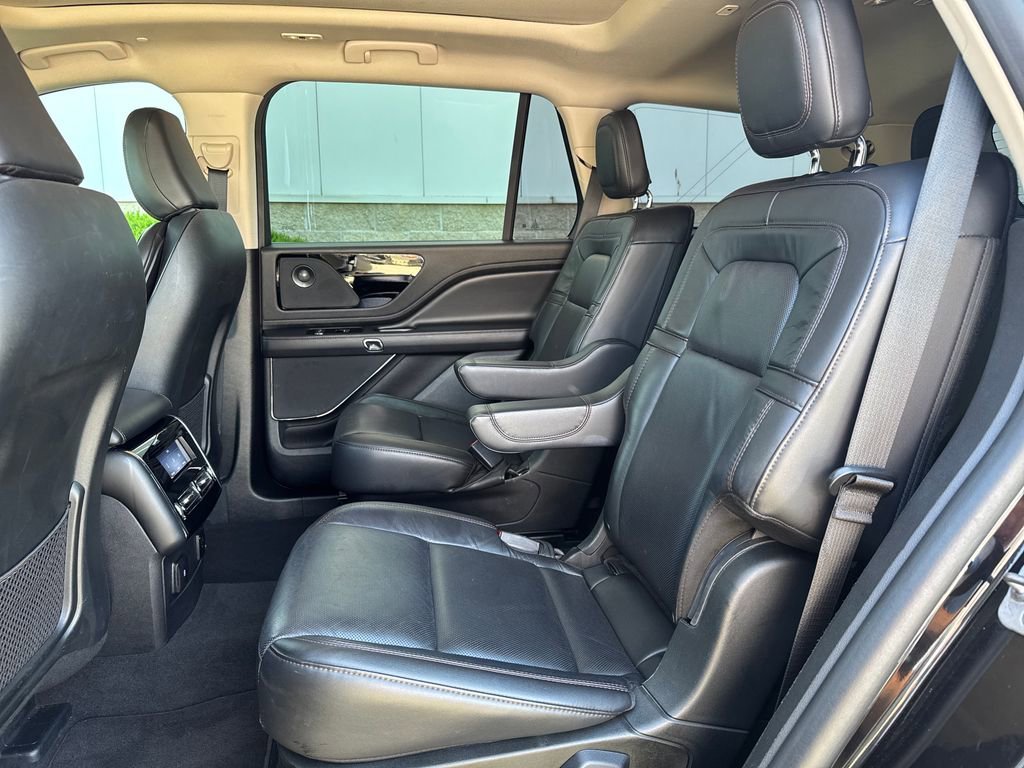 Used 2023 Black Lincoln Reserve image 33