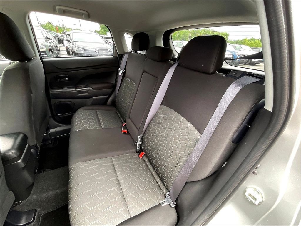 Used 2024 Alloy Silver Metallic Mitsubishi  image 14
