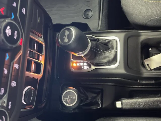 2025 Jeep Wrangler 4-Door Sahara - Photo 16