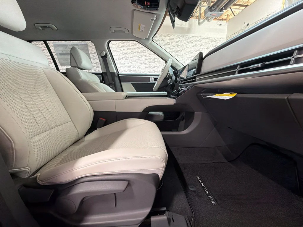 New 2027 Shimmering Silver Hyundai SEL image 12