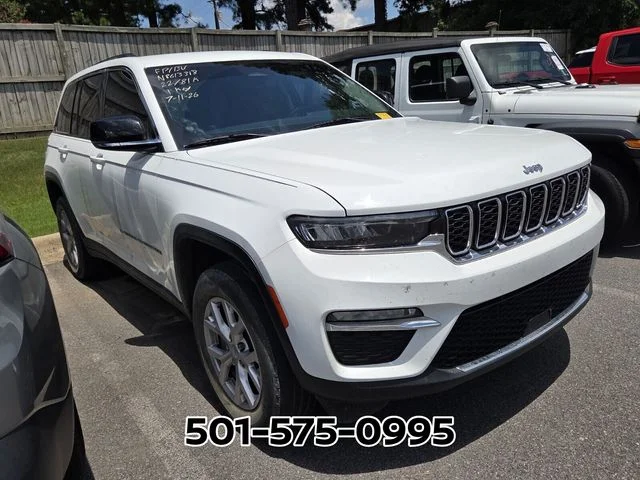 Used 2022 White Jeep Limited image 3