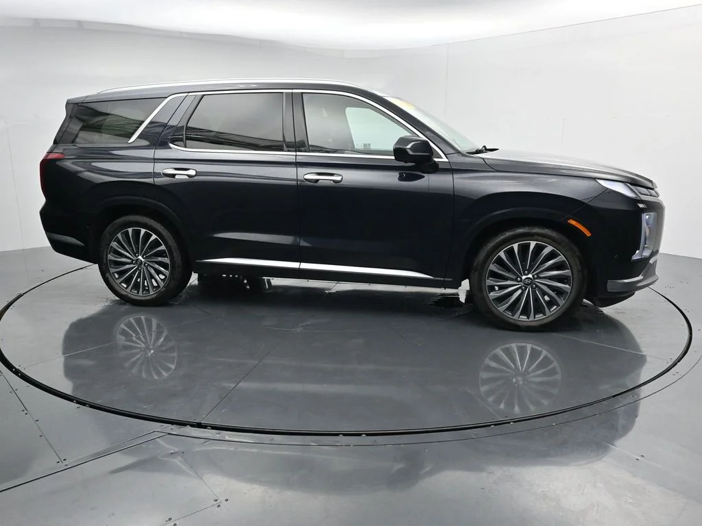 Used 2024 White Hyundai Calligraphy image 8