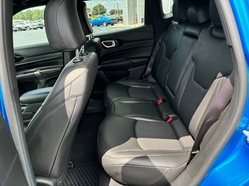 Used 2025 Blue Jeep Latitude image 16