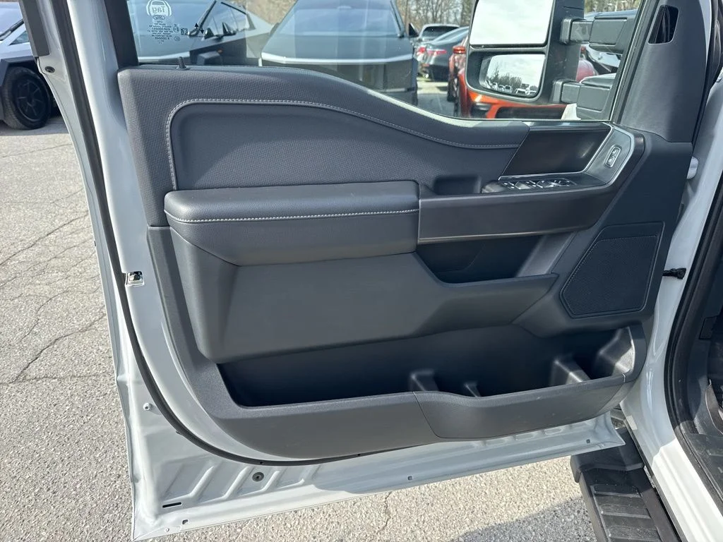 Used 2024 Gray Ford XLT image 26