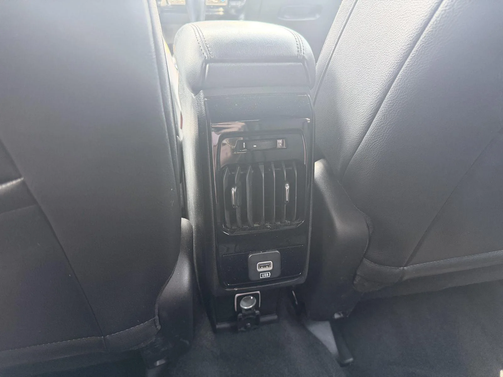 Used 2025 Bright White Clearcoat Jeep Limited image 9