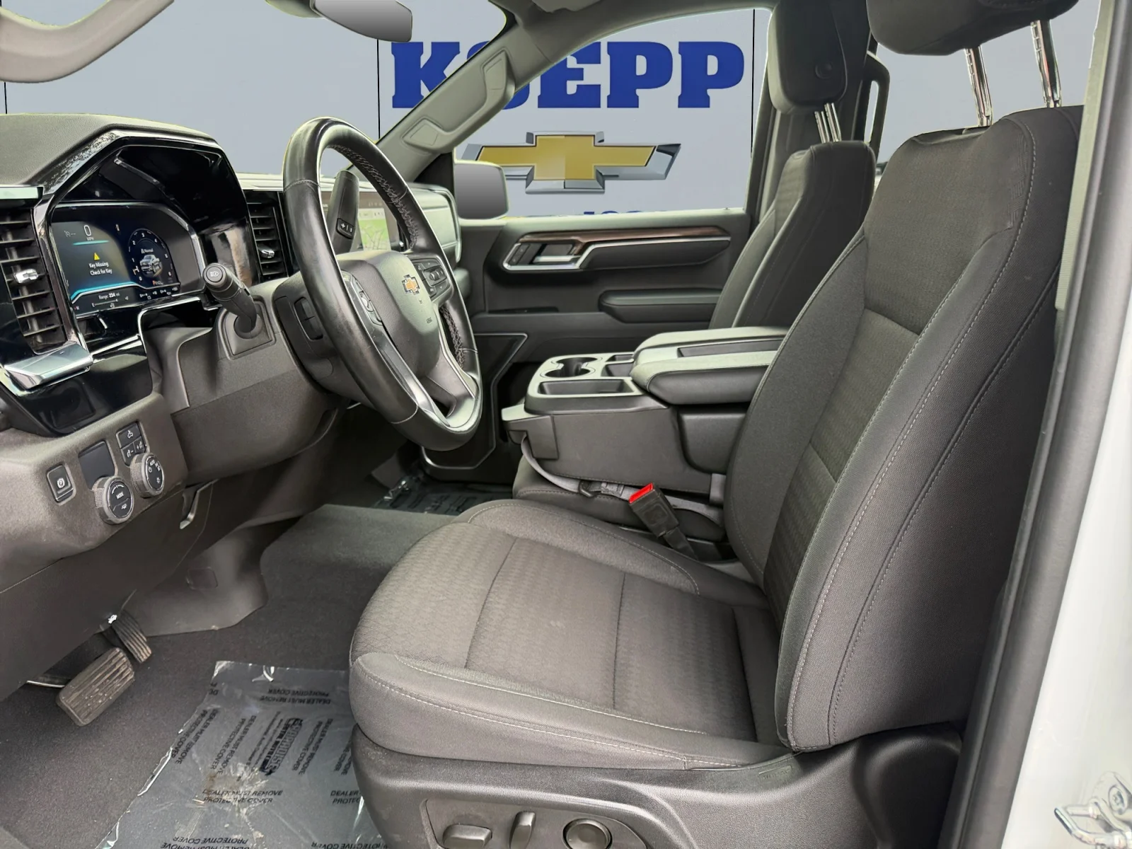 Used 2025 Summit White Chevrolet LT image 10