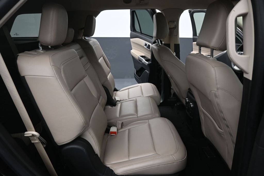 Used 2021 Black Ford XLT image 10