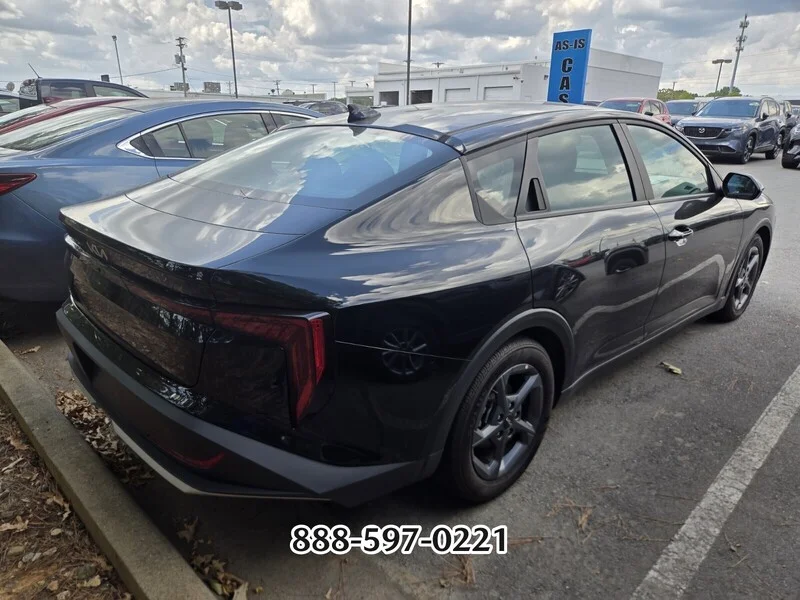 Used 2025 Aurora Black KIA LXS image 4