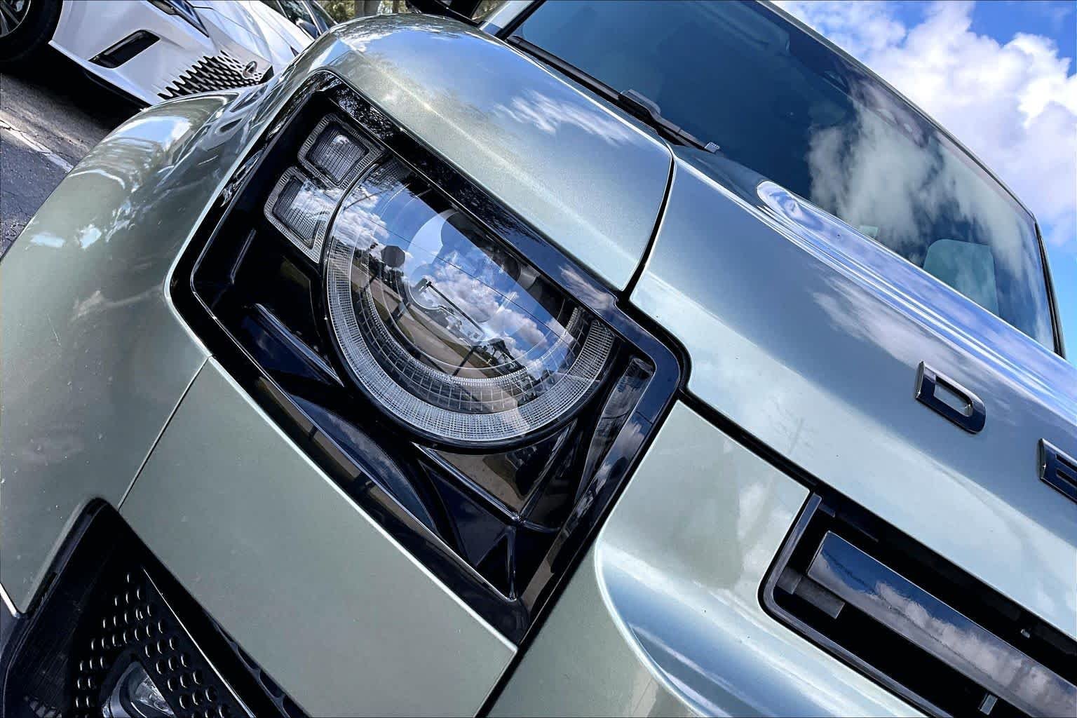 Used 2023 Pangea Green Metallic Land Rover SE image 28