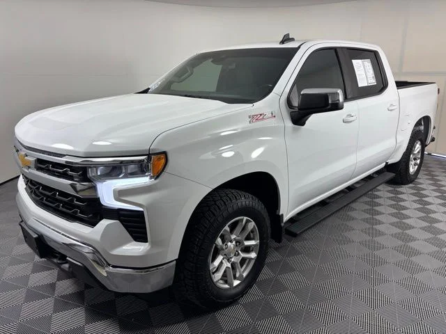 Used 2024 White Chevrolet LT image 3