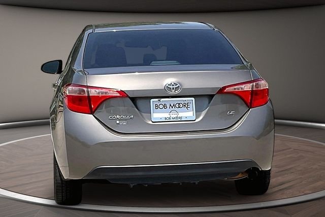 Used 2018 Gray Toyota LE image 4