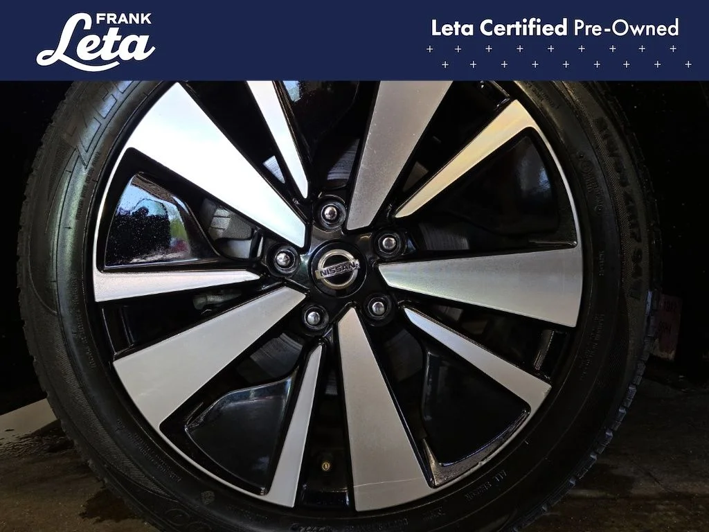 Used 2022 Black Nissan 2.5 SV image 15