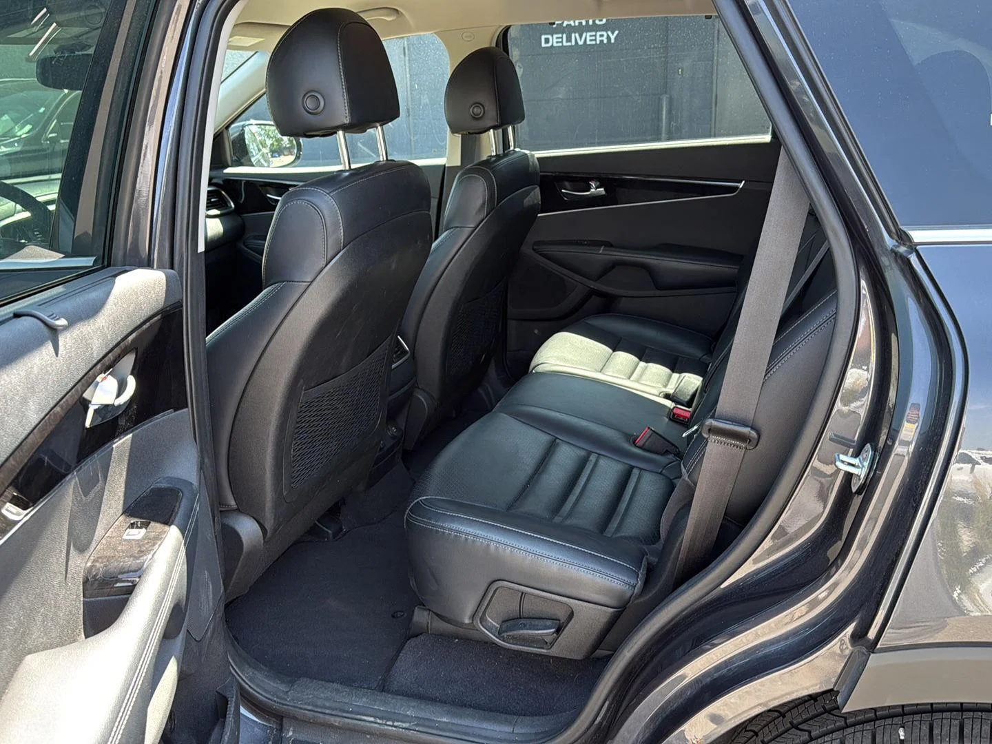 Used 2018 Platinum Graphite Kia EX V6 image 9