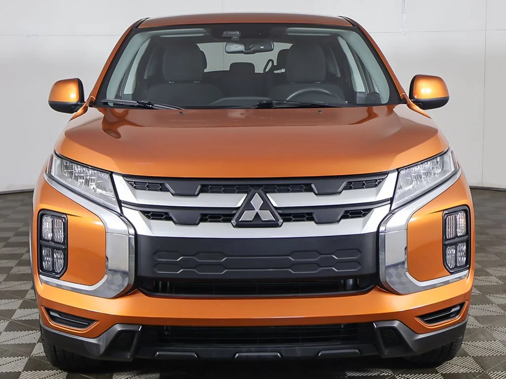 Used 2022  Mitsubishi 2.0 ES image 8