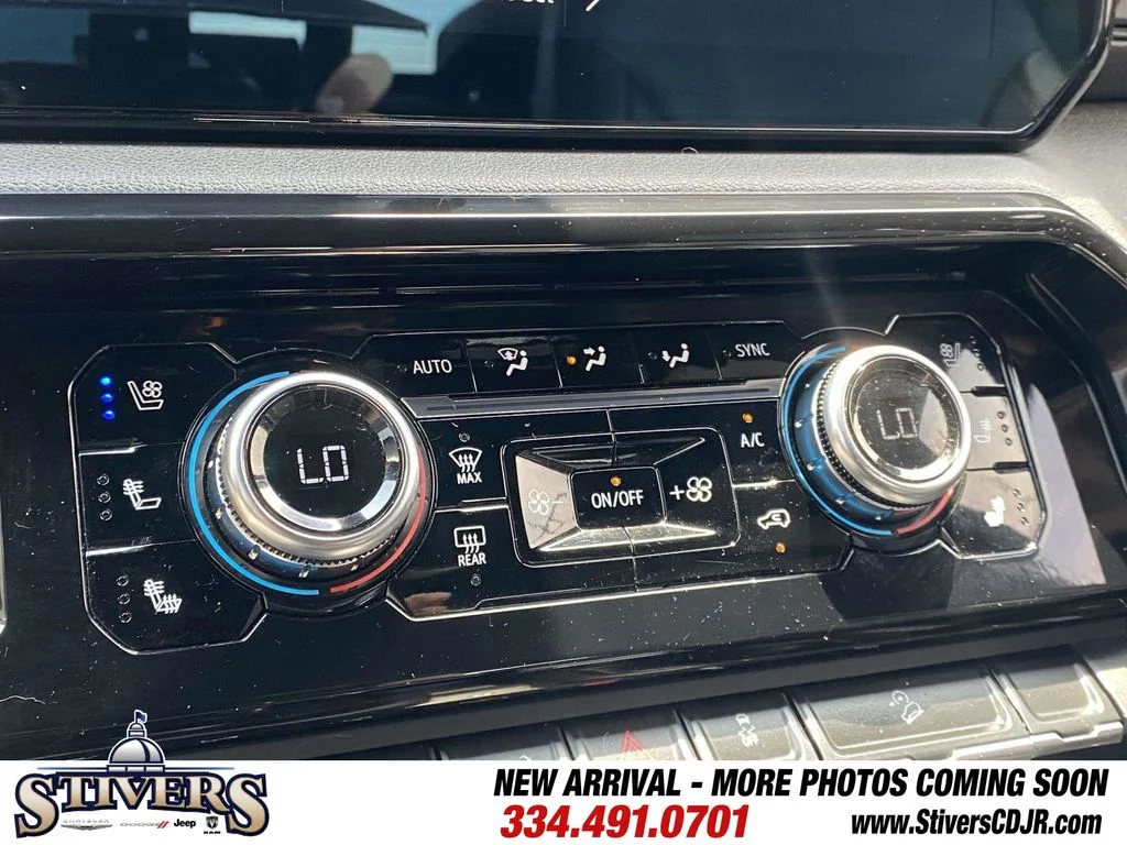Used 2024 Brown GMC AT4 image 25