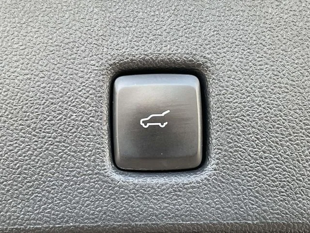 Used 2024 Black Metallic Ford Active image 9