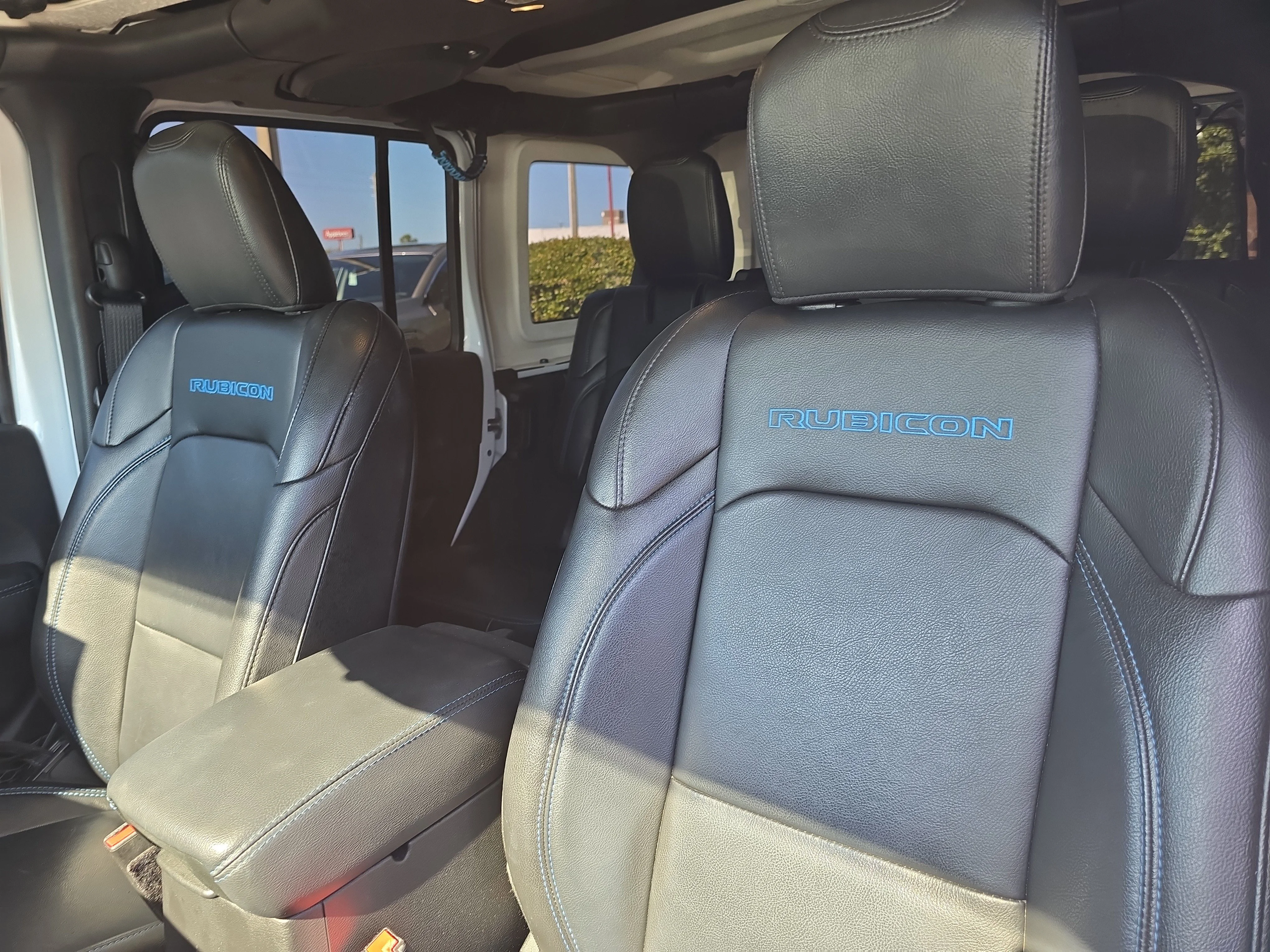 Used 2022 Bright White Clearcoat Jeep Unlimited Rubicon image 21