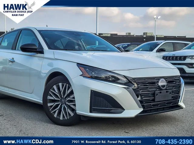 Used 2024 Nissan Altima SV with VIN 1N4BL4DV2RN375729 for sale in Forest Park, IL