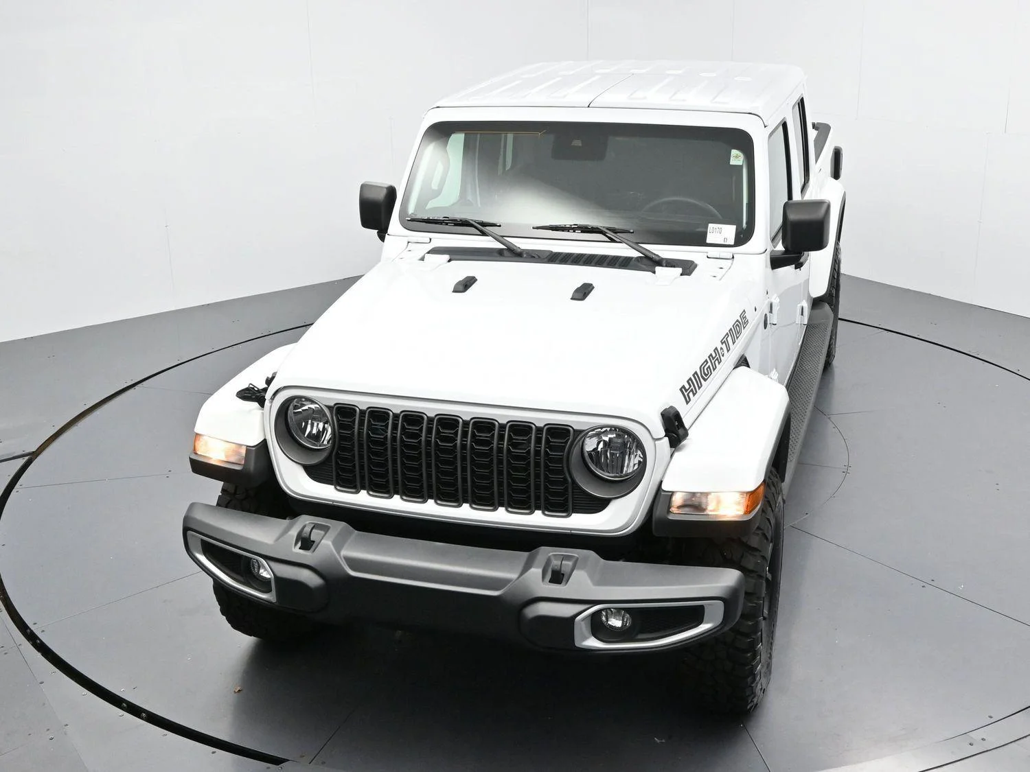 Used 2025 White Jeep High Tide image 33