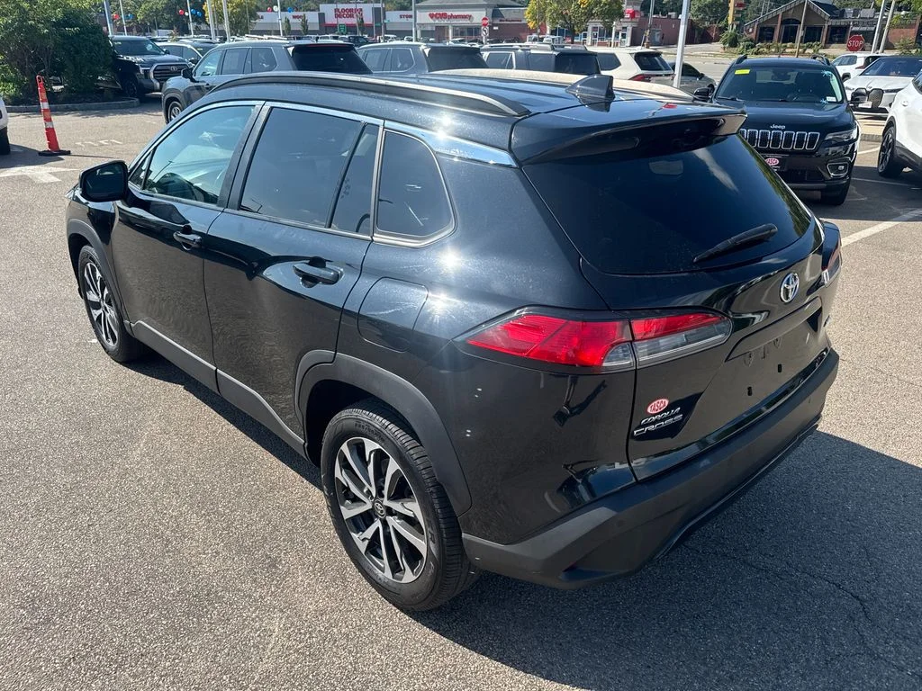 Used 2025 Black Toyota XLE image 5