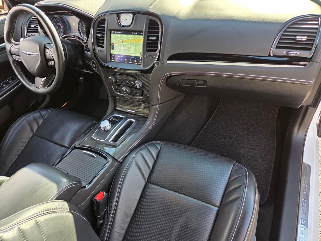 Used 2023 White Chrysler C image 22