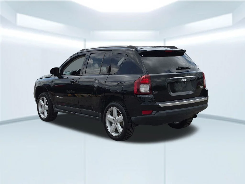 Used 2014 Black Jeep Latitude image 4