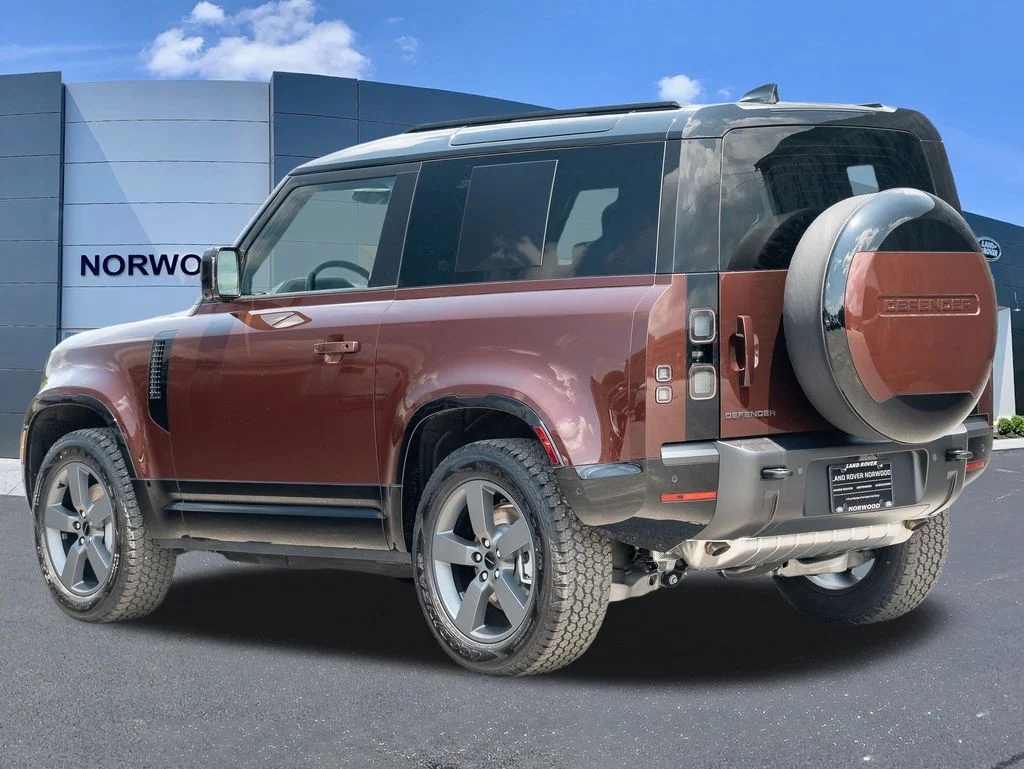 New 2026 Sedona Red Land Rover X image 6