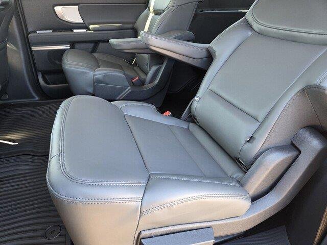 New 2027 Glacier Gray Metallic Tri-Coat Ford MAX Active image 23
