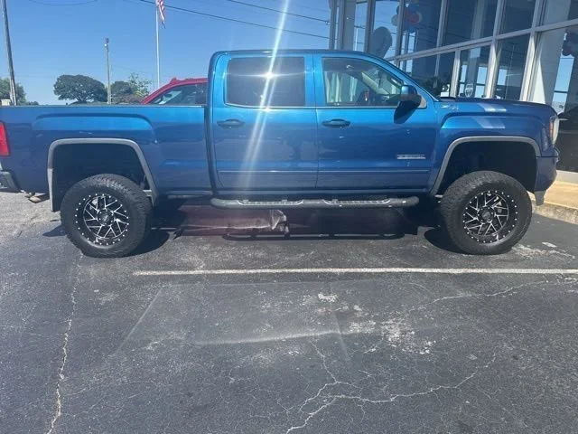 Used 2017 Blue GMC SLE image 7