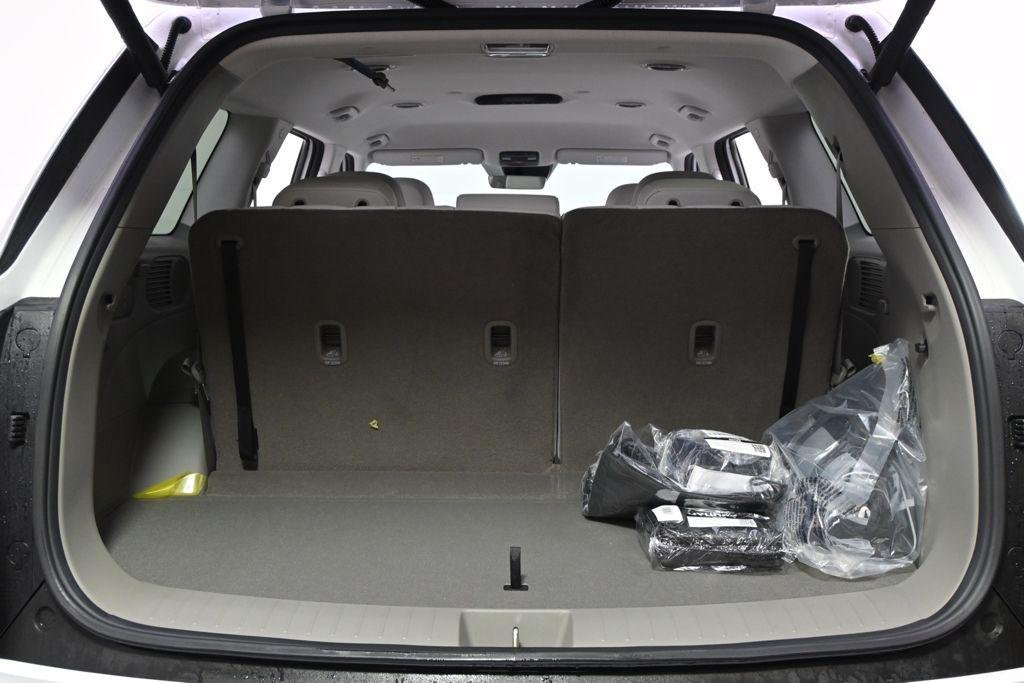 New 2026 White Pearl Hyundai SEL AWD image 20