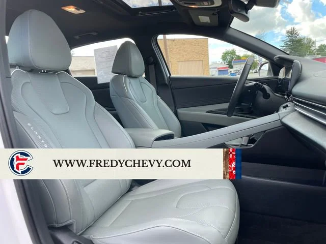 Used 2025 White Hyundai Limited image 36
