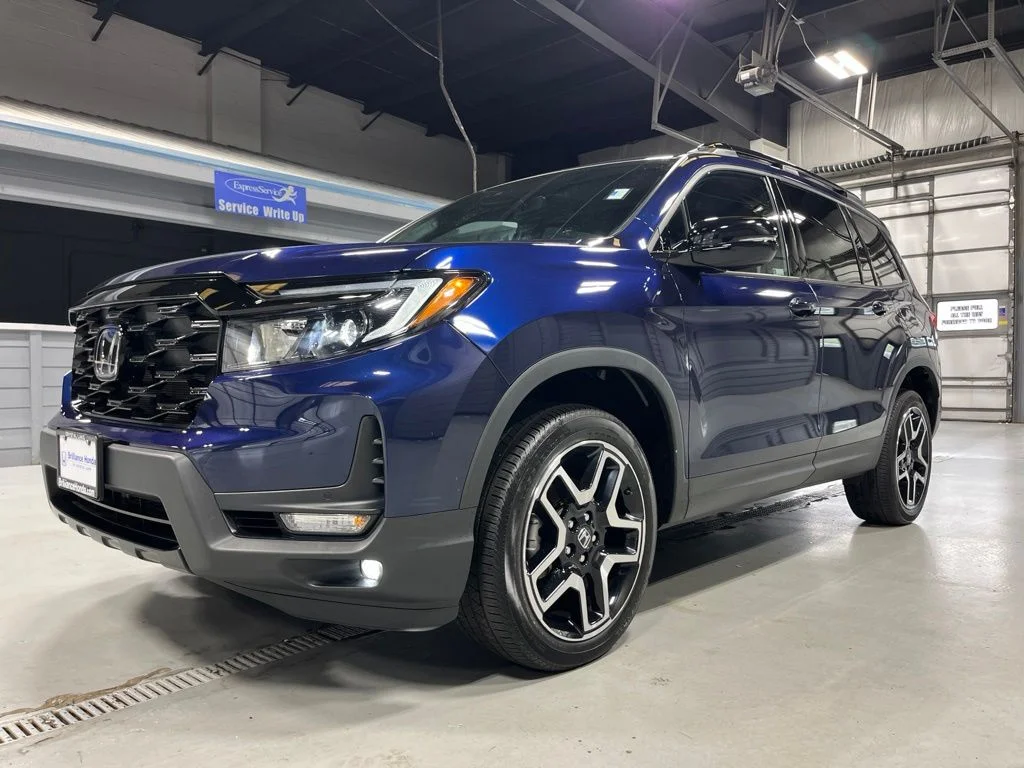 Certified Used 2023 Obsidian Blue Pearl Honda AWD ELITE image 3