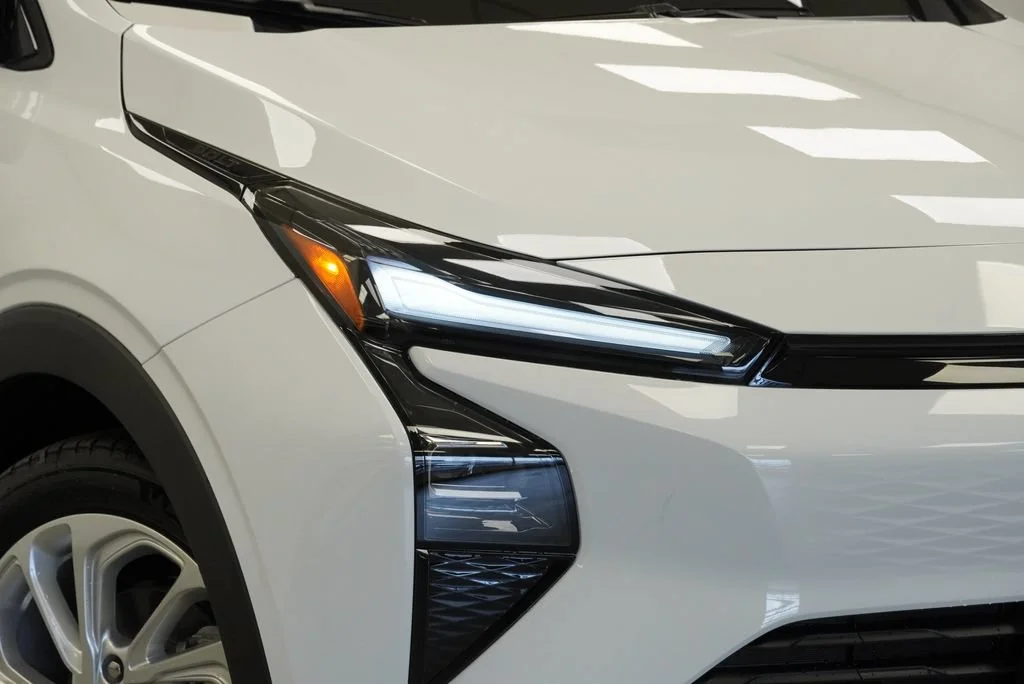 New 2027 Summit White Chevrolet LT image 30