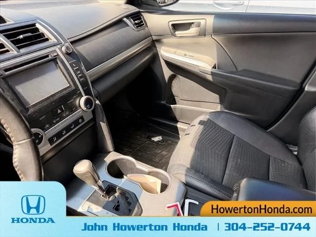 Used 2013 White Toyota SE image 12