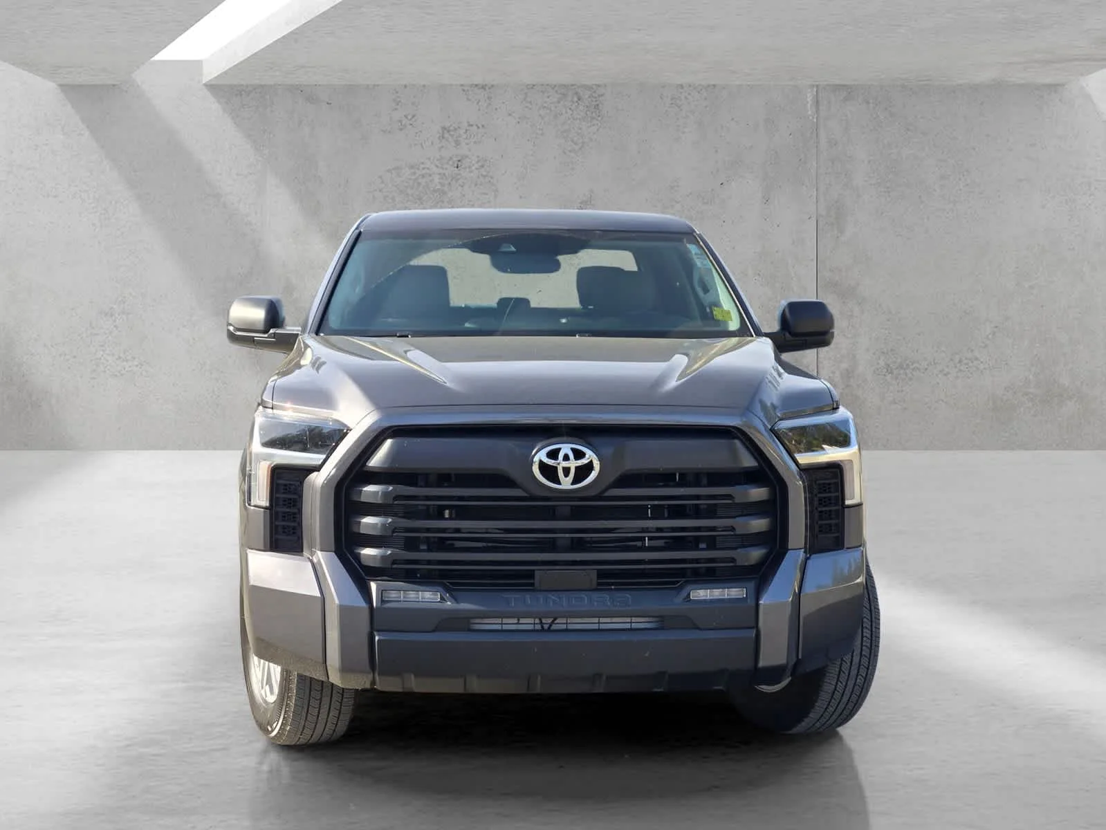 Used 2024  Toyota SR5 image 2
