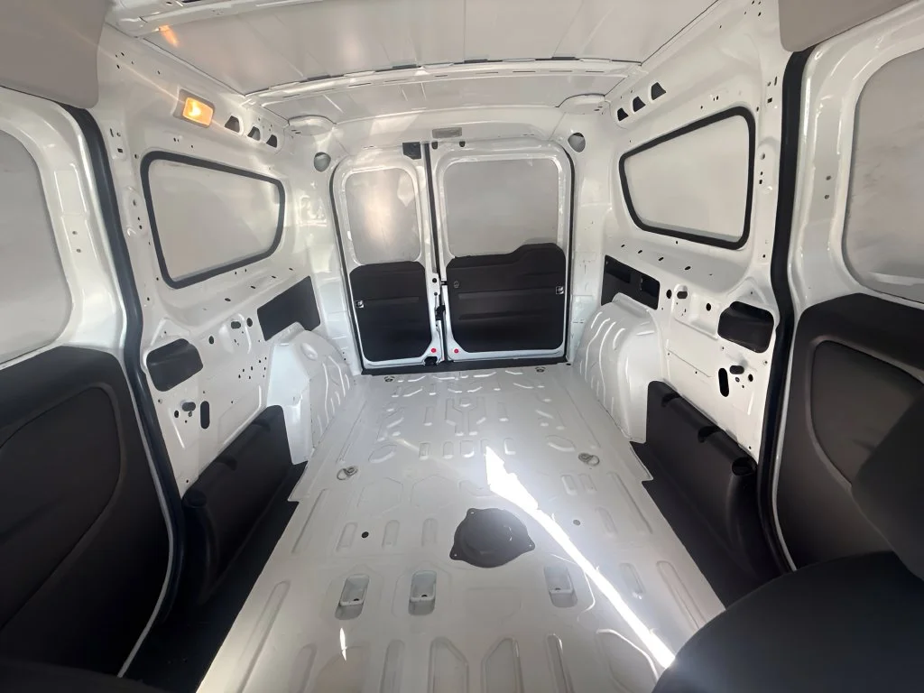 Used 2022 White Ram Base image 10