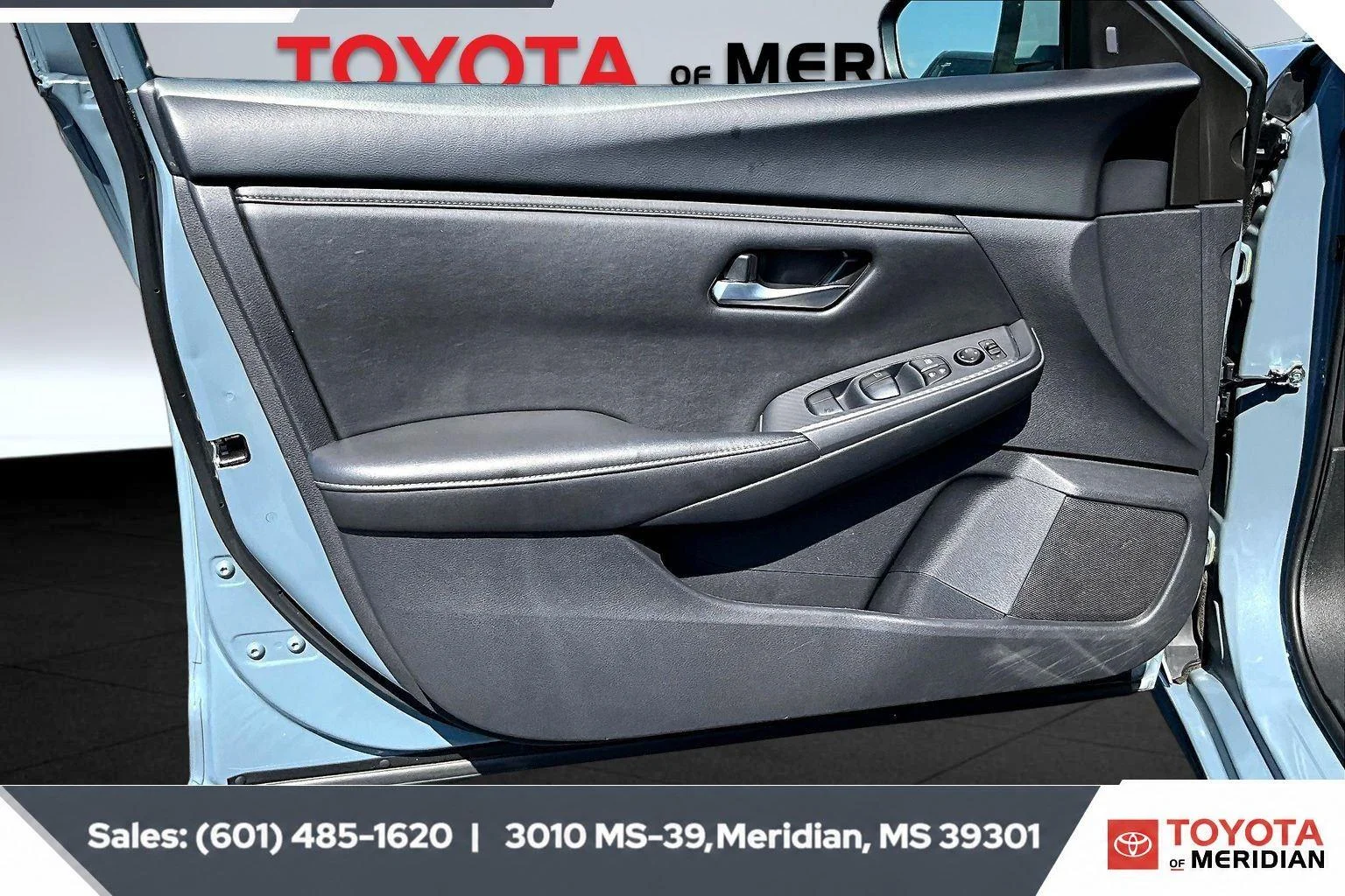 Used 2025 Atlantic Gray Metallic Nissan SV image 17