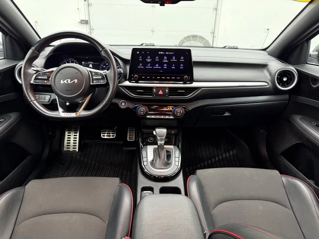 Used 2023 White Kia GT image 4