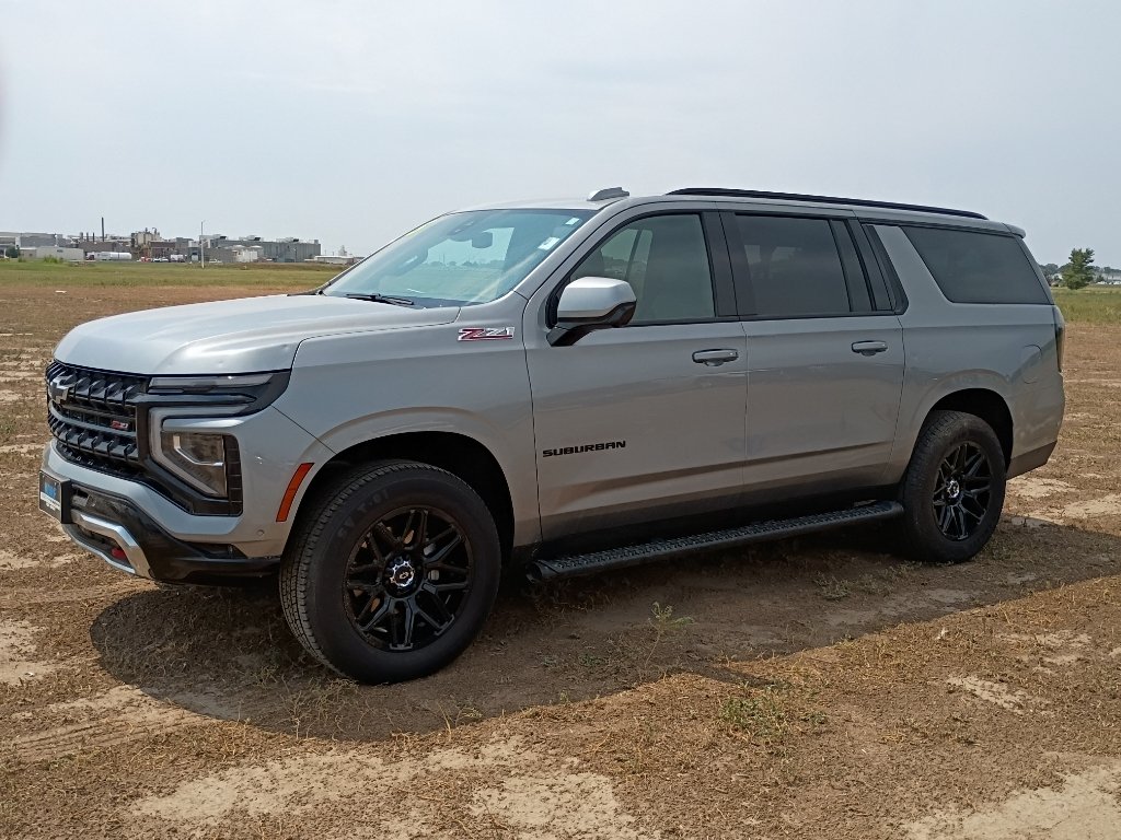 Used 2025 Gray Chevrolet Z71 image 1