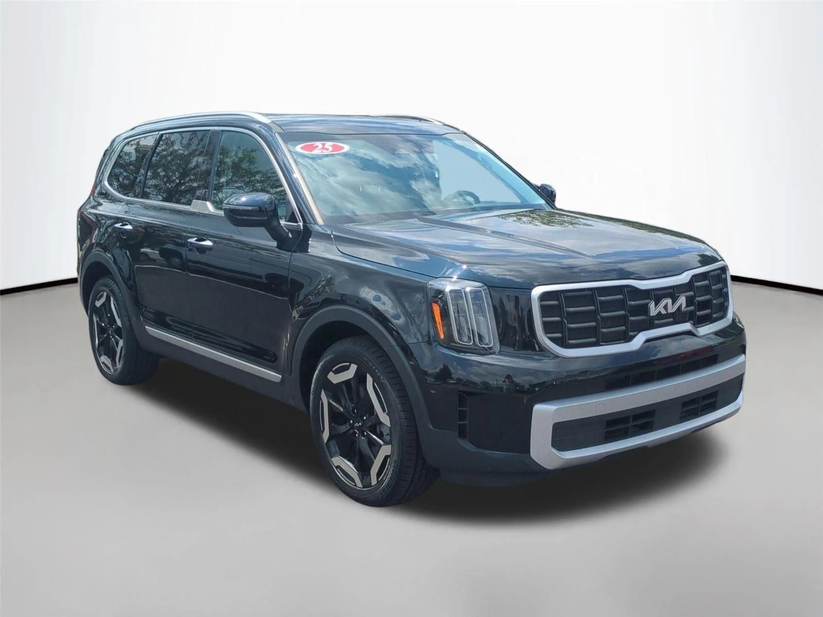 Used 2025 Ebony Black Kia S image 8