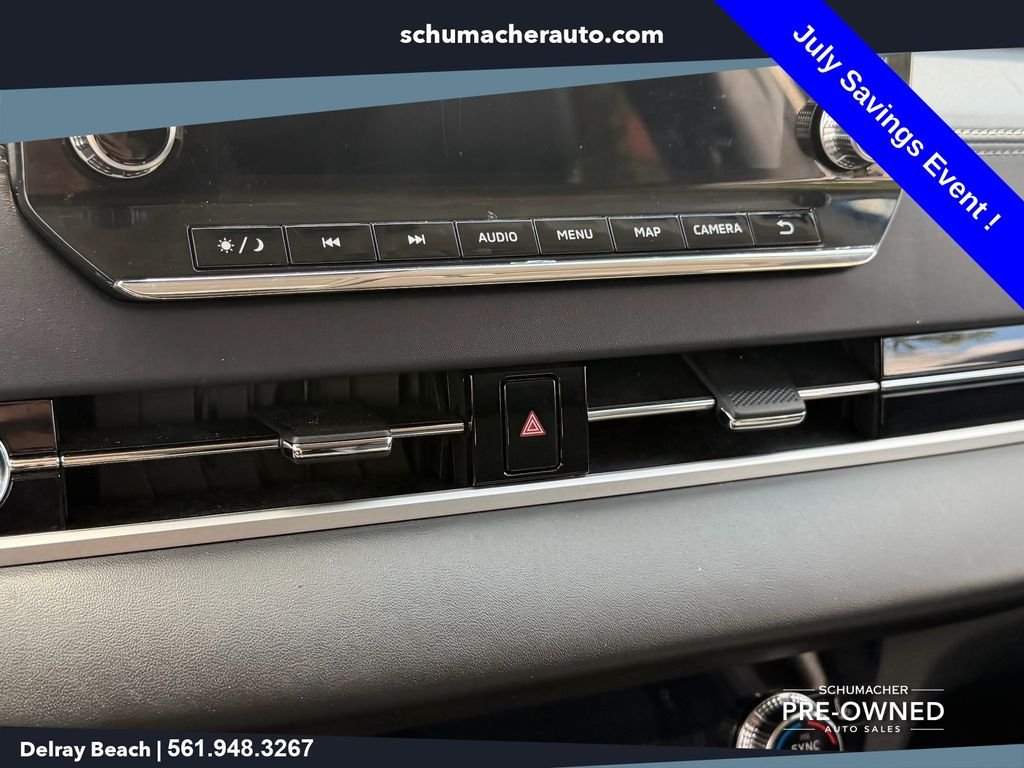 Used 2024  Mitsubishi  image 23