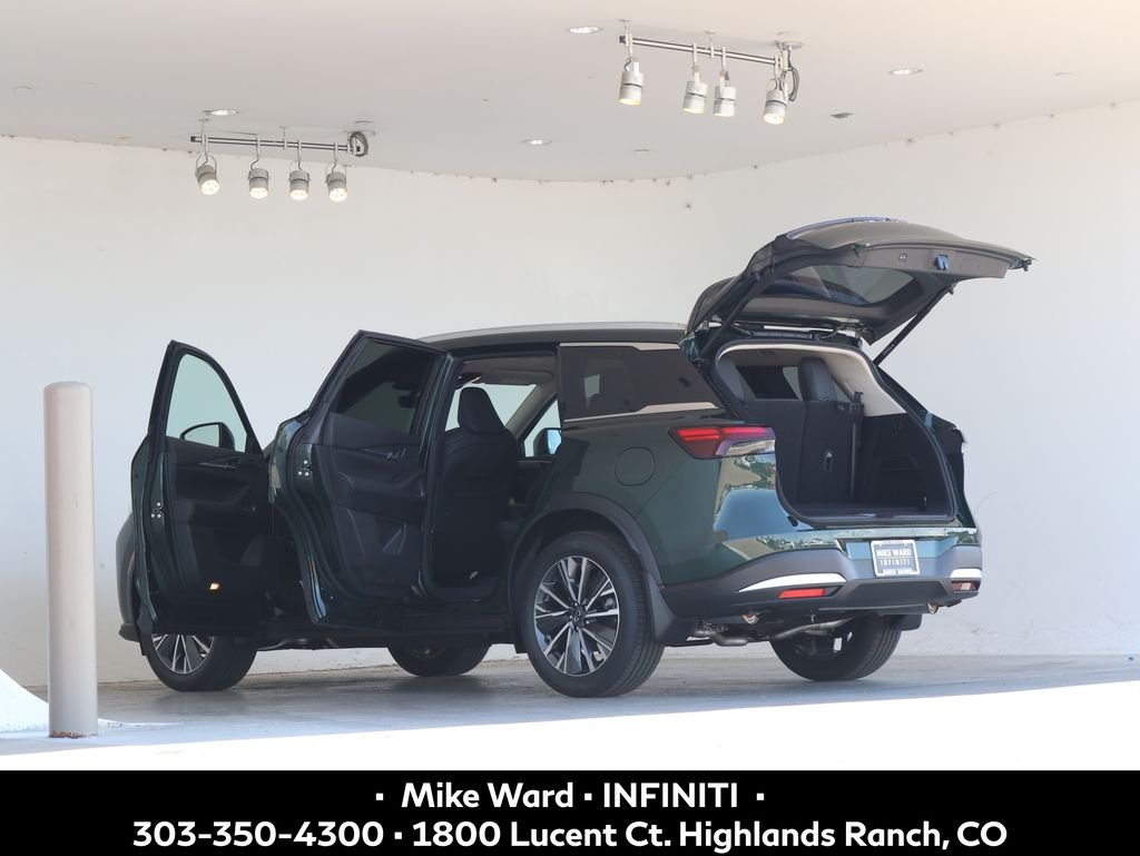 New 2027 DEEP EMERALD INFINITI Luxe AWD image 4