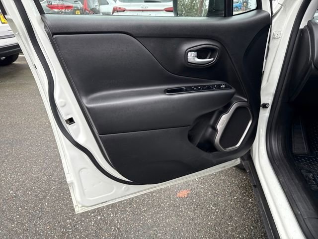 2023 Jeep Renegade Latitude - Photo 16