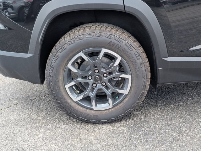 New 2027 Mosaic Black Metallic Chevrolet ACTIV image 3