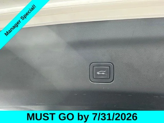 Used 2023 White GMC SLT image 30