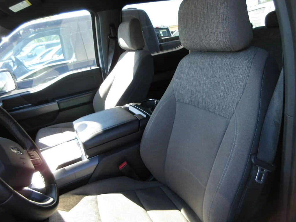 Certified Used 2024 Oxford White Ford XLT image 7
