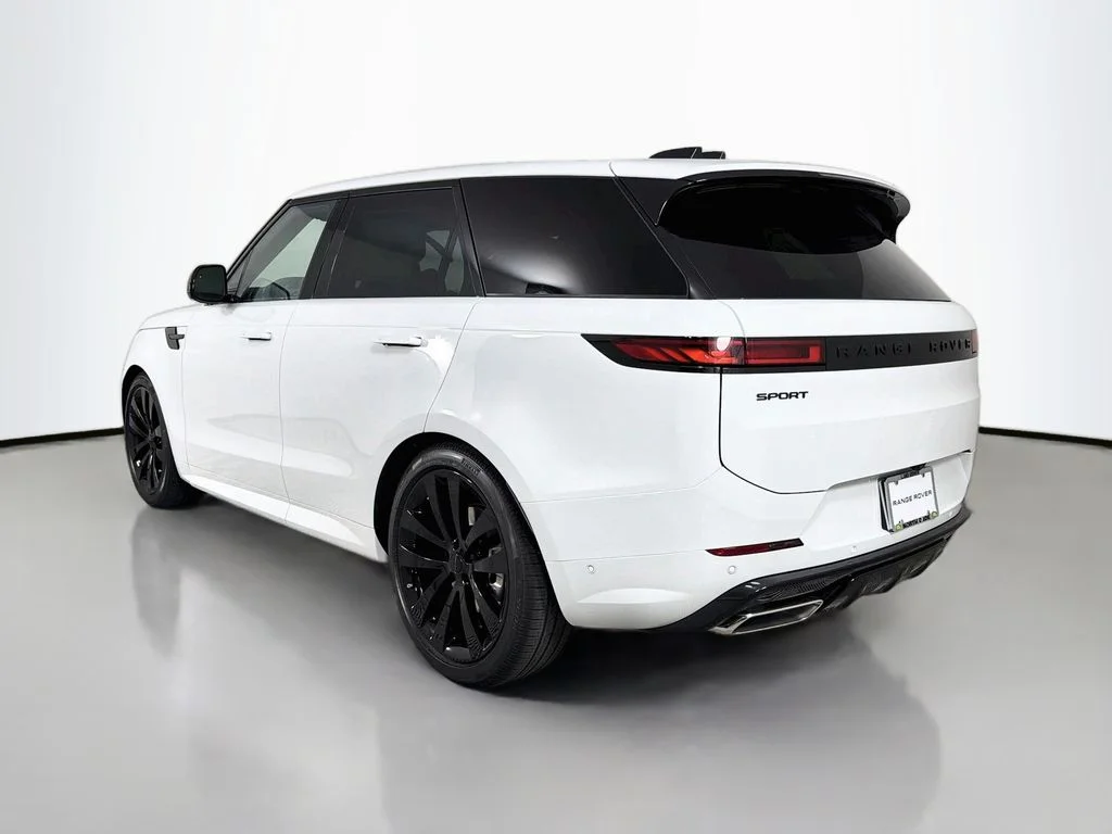 New 2026 Fuji White Land Rover Dynamic SE image 7