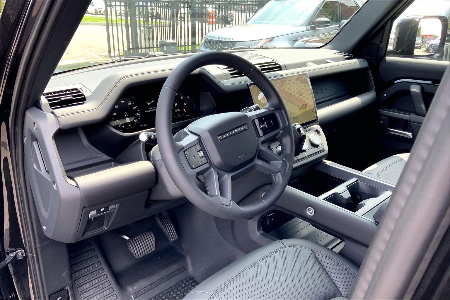 New 2026 Santorini Black Land Rover X-Dynamic SE image 8
