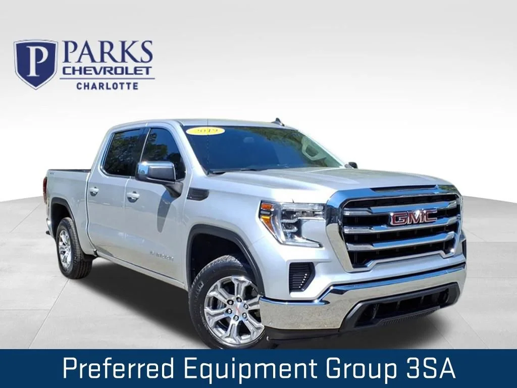 2019 GMC Sierra 4WD Crew Cab Short Box SLE's photo