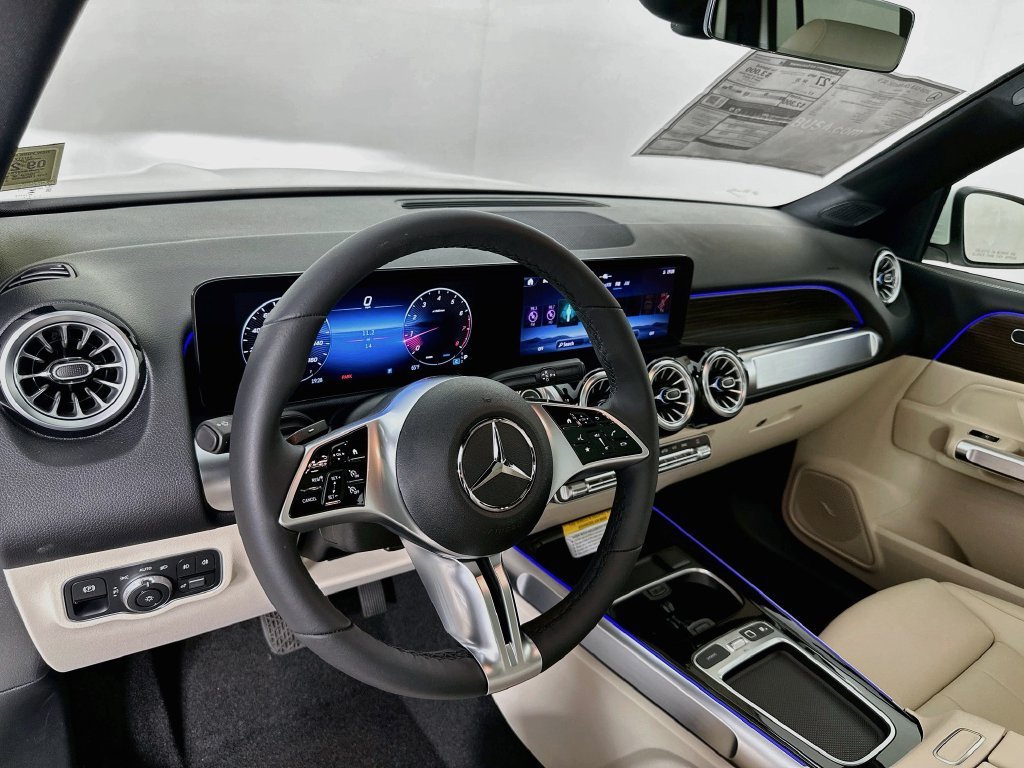 New 2026 Polar White Mercedes-Benz GLB 250 image 41